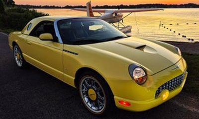 2002 Ford Thunderbird Base
