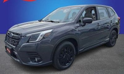 2023 Subaru Forester Base ES