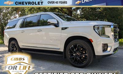 2023 GMC Yukon XL SLT