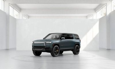 2026 Rivian R1S Premium
