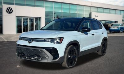 2026 Volkswagen Taos SE Black