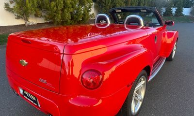 2004 Chevrolet SSR LS