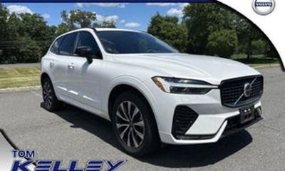 2023 Volvo XC60 Core Bright Theme