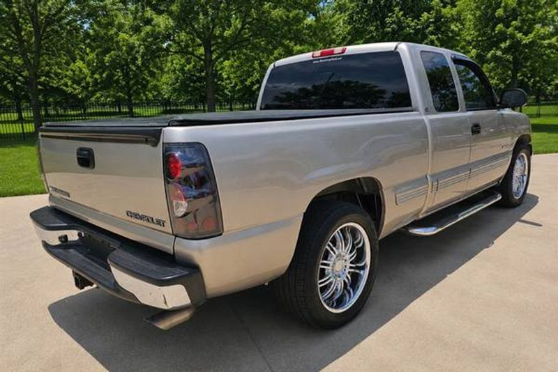 2001 Chevrolet Silverado 1500 — a typically priced live listing