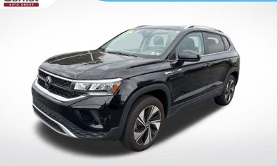 2024 Volkswagen Taos 4Motion SE