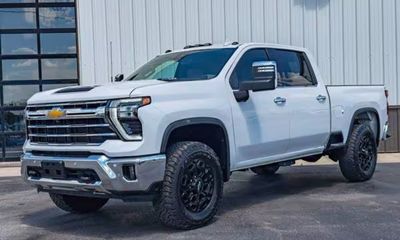 2024 Chevrolet Silverado HD LTZ