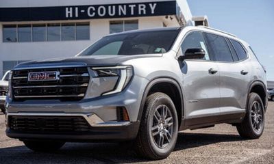 2026 GMC Acadia Elevation