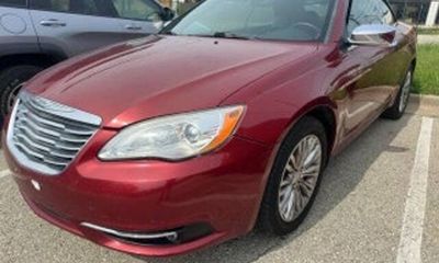 2012 Chrysler 200 Limited