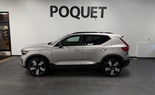 2023 Volvo XC40 Ultimate Dark