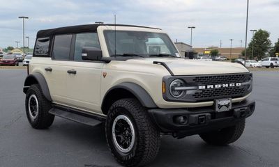 2025 Ford Bronco Badlands