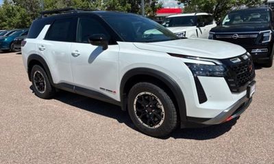 2026 Nissan Pathfinder SV