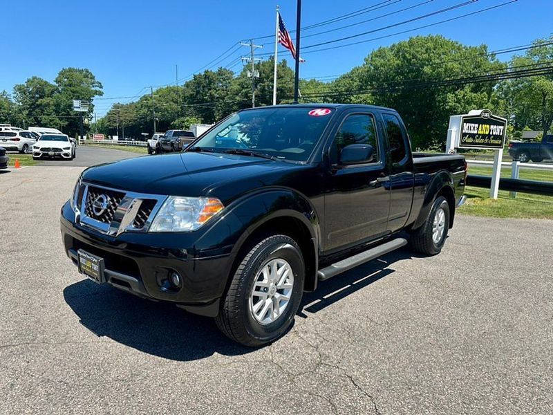 2016 Nissan Frontier — a typically priced live listing