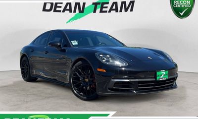 2018 Porsche Panamera 4S