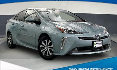 2019 Toyota Prius LE XLE