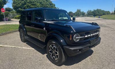2025 Ford Bronco Outer Banks