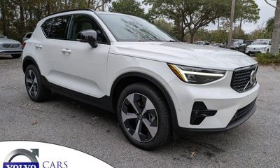 2026 Volvo XC40 Plus Dark