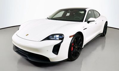 2024 Porsche Taycan GTS