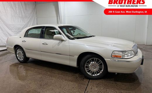 2007 Lincoln Town CAR Signature Limited