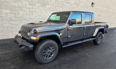 2026 Jeep Gladiator Sport