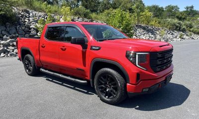 2024 GMC Sierra Elevation