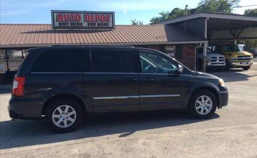 2011 Chrysler Town AND Country RT