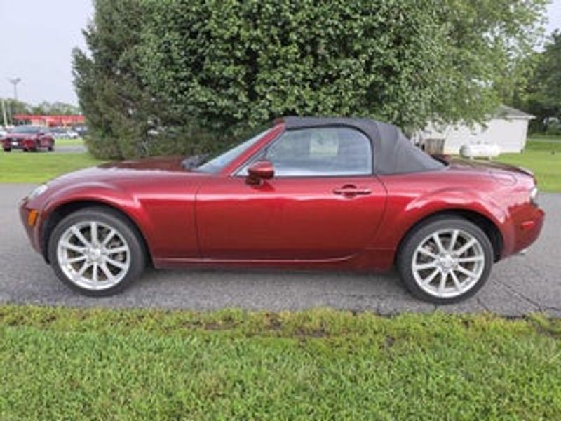 2008 Mazda MX-5 — a typically priced live listing
