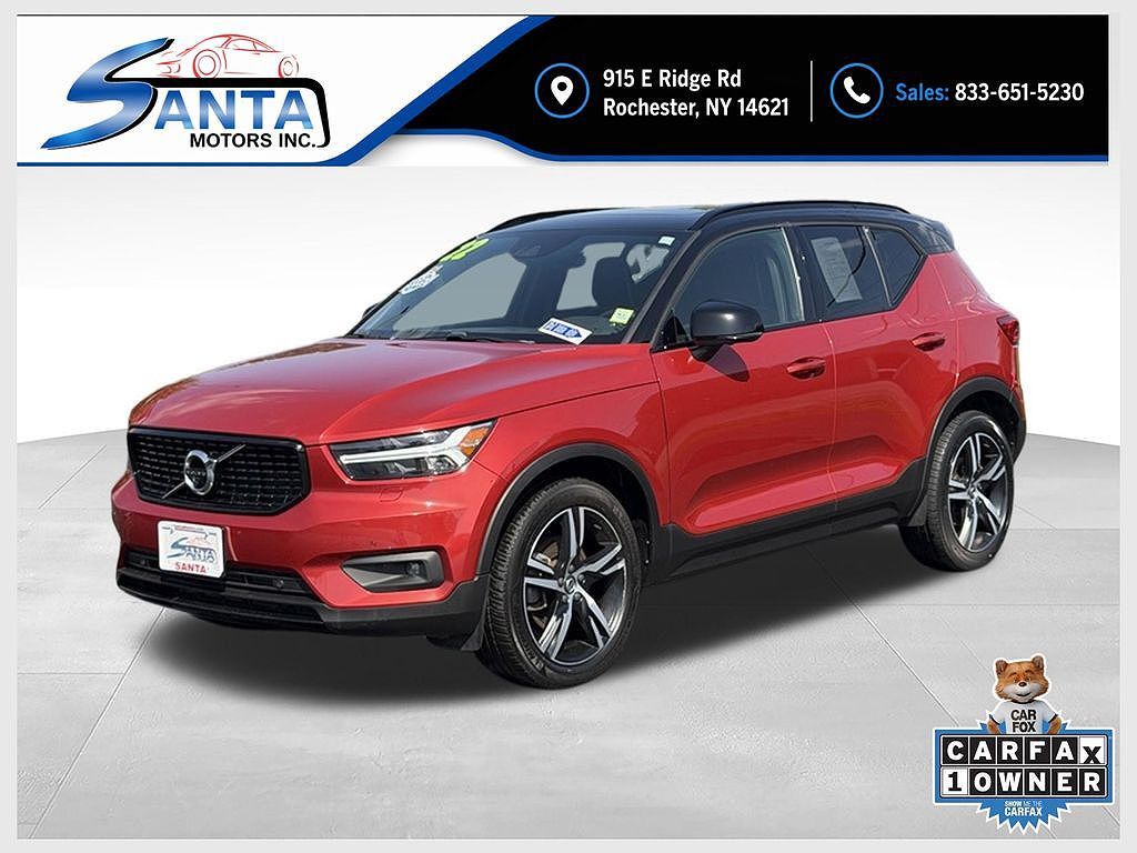 2022 Volvo XC40 R-Design