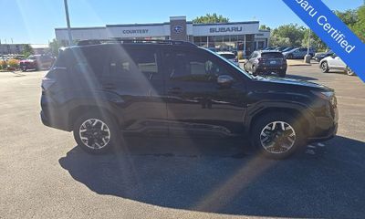 2025 Subaru Forester Premium Base