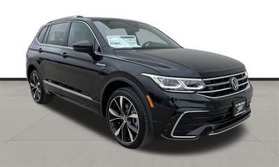 2024 Volkswagen Tiguan 4MOTION SEL Black