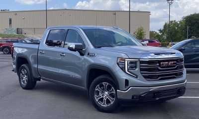 2025 GMC Sierra SLT