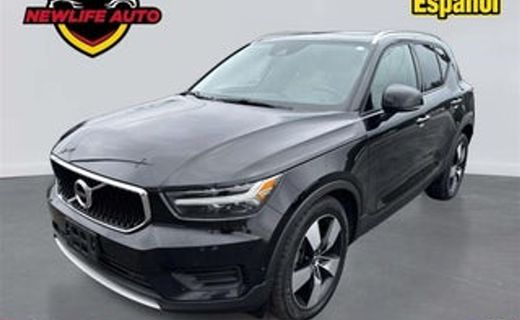 2019 Volvo XC40 Momentum