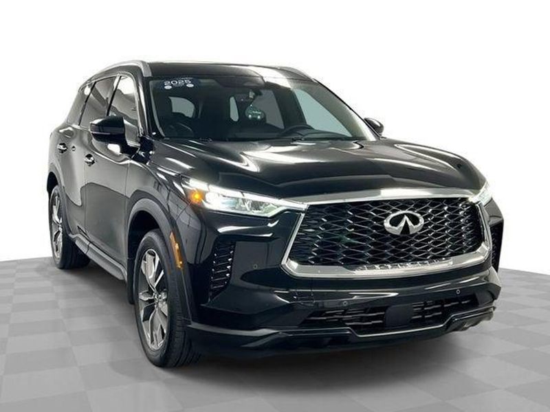 2025 Infiniti QX60 — a typically priced live listing