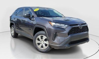 2023 Toyota RAV4 LE