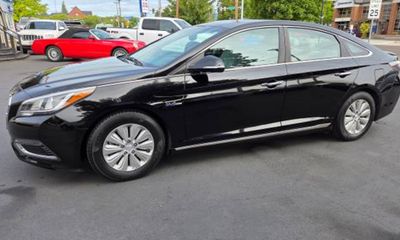 2016 Hyundai Sonata GL Middle LOW