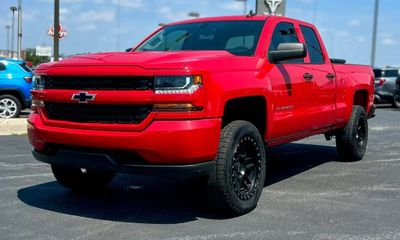 2016 Chevrolet Silverado Custom