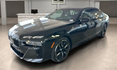 2025 BMW 740i