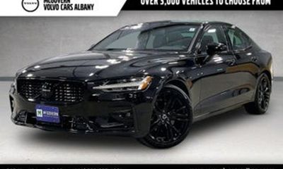 2024 Volvo S60 Plus Black Edition