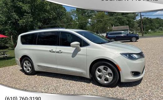 2017 Chrysler Pacifica Touring L Plus