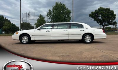 1999 Lincoln Town CAR Executive