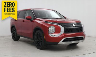 2023 Mitsubishi Outlander SE Black Edition