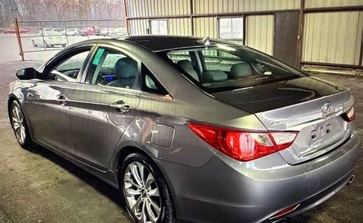 2011 Hyundai Sonata Middle Level