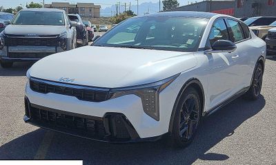 2026 Kia K4 GT Line Turbo