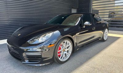 2016 Porsche Panamera GTS