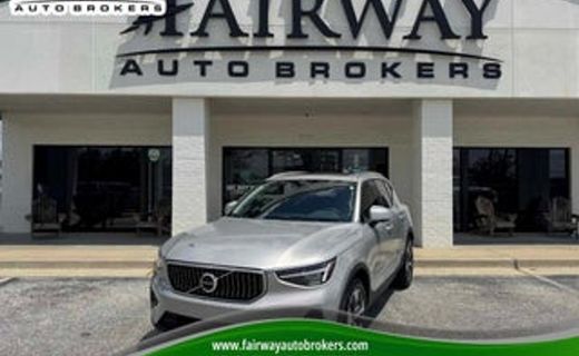 2025 Volvo XC40 Plus Bright