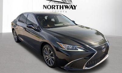 2019 Lexus ES 300H