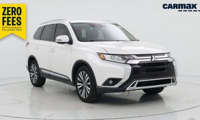 2020 Mitsubishi Outlander SE