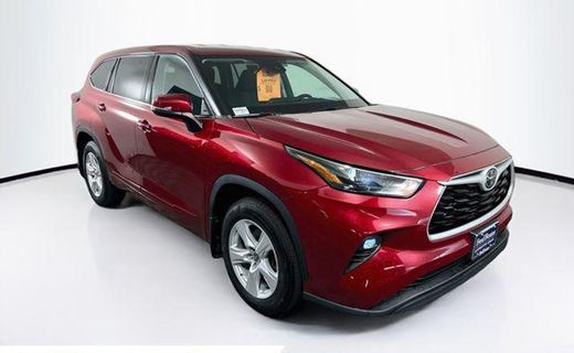 2022 Toyota Highlander LE