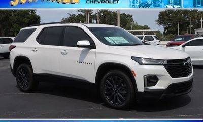 2023 Chevrolet Traverse RS