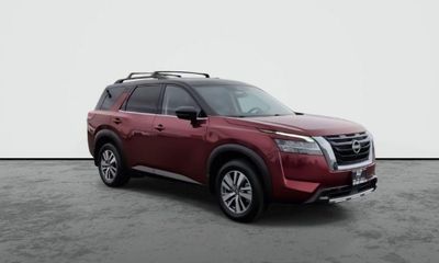2023 Nissan Pathfinder SL