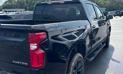 2020 Chevrolet Silverado Custom